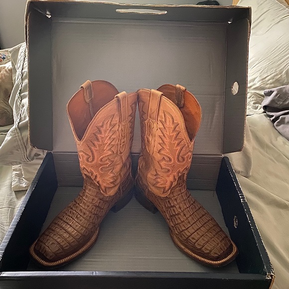 Boots - Picture 6 of 8